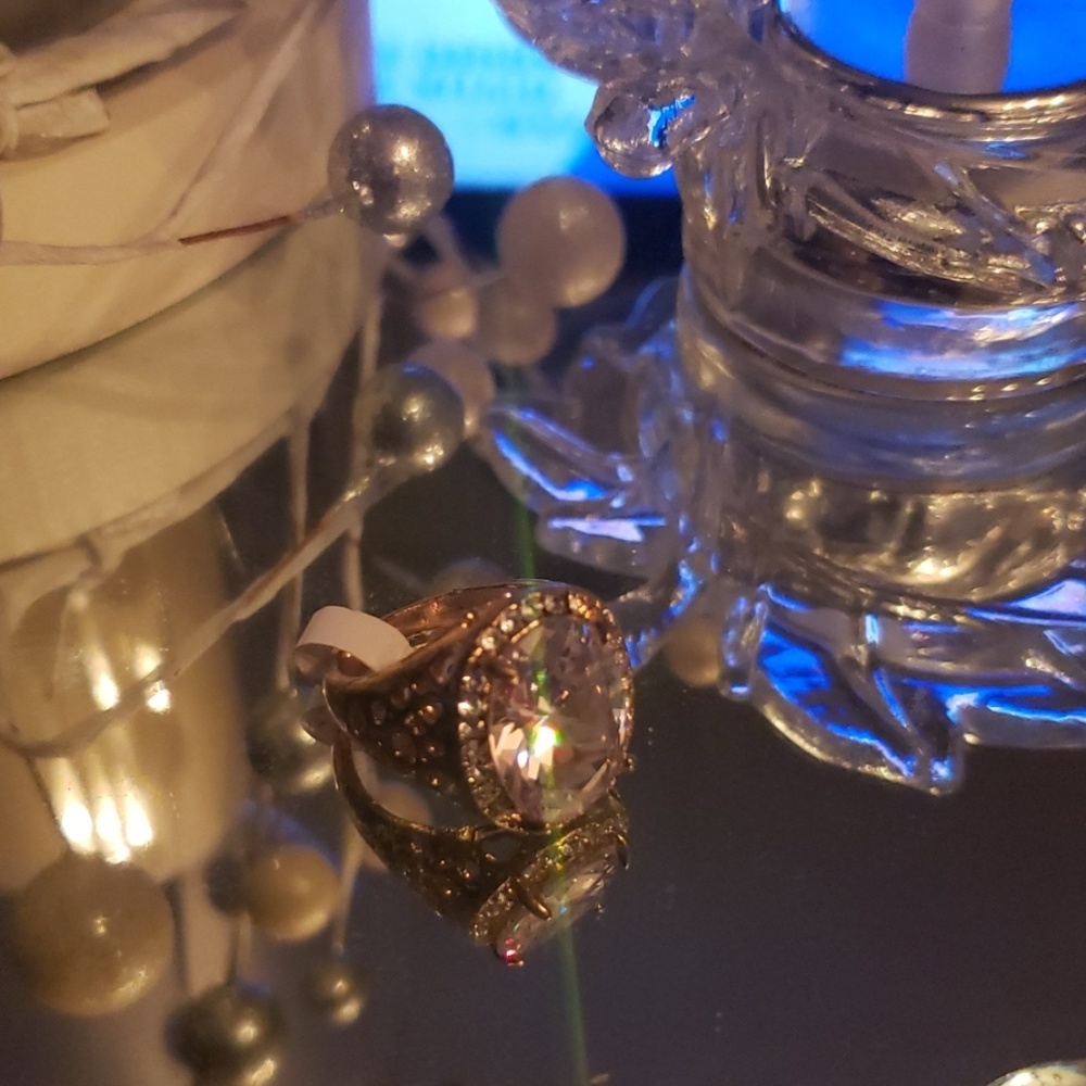 new ring. - Picture 3 of 3